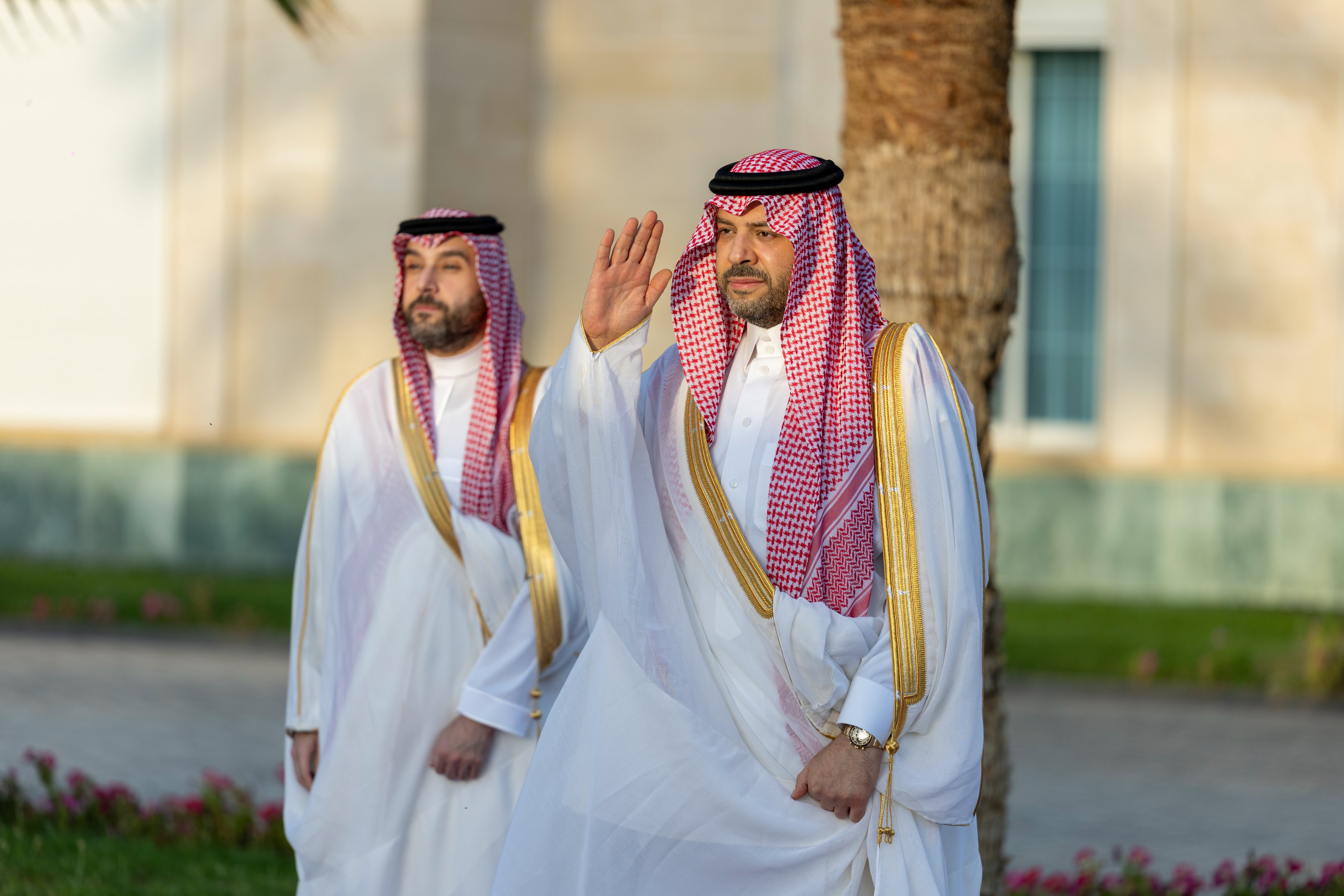 سمو  أمير منطقة الحدود الشمالية وسمو نائبه يشهدان مراسم تحيّة العلم بمناسبة عيد الأضحى المبارك