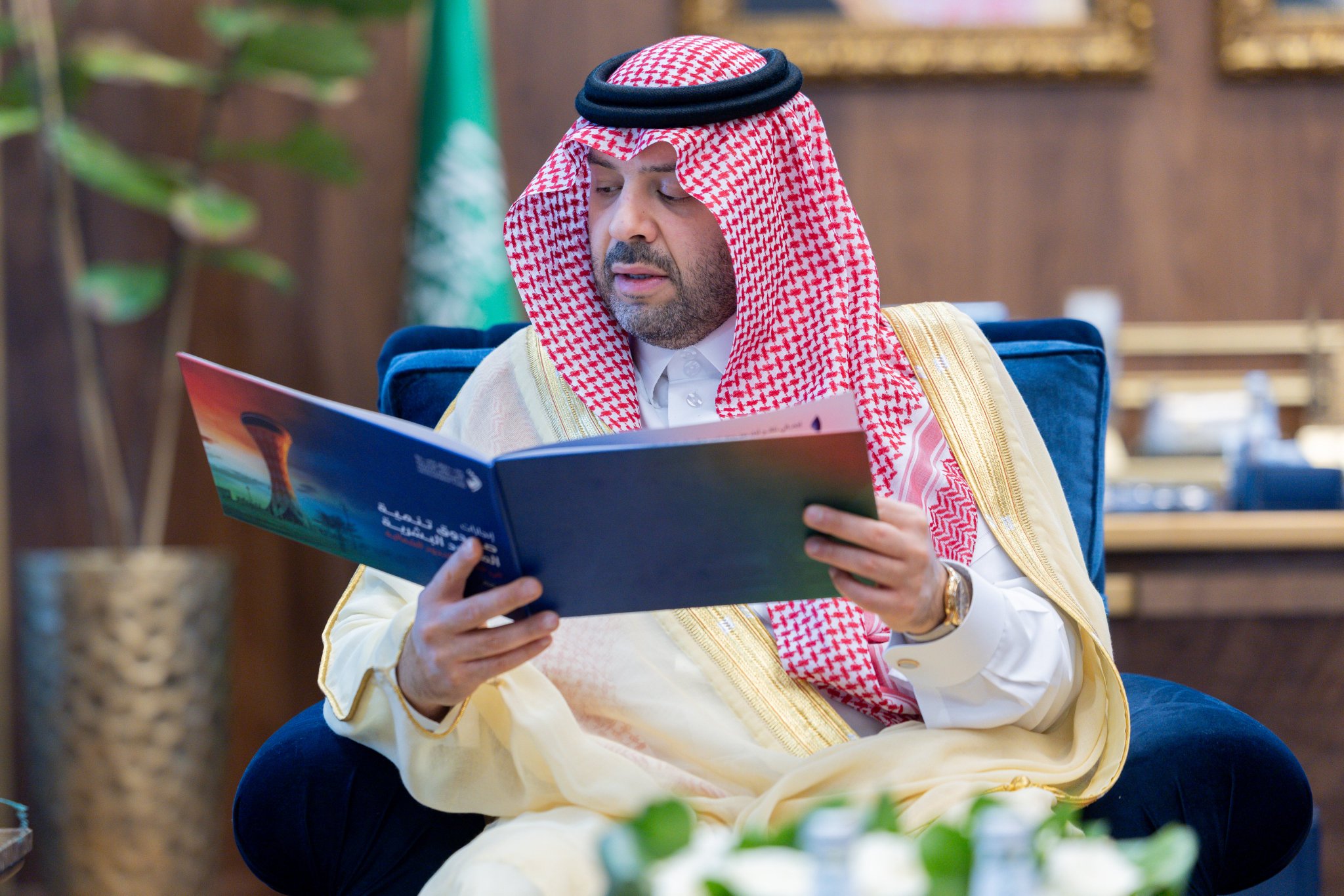 ‏سمو ⁧‫أمير منطقة الحدود الشمالية‬⁩ يتسلّم تقرير إنجازات صندوق تنمية الموارد البشرية بالمنطقة لعام 2025