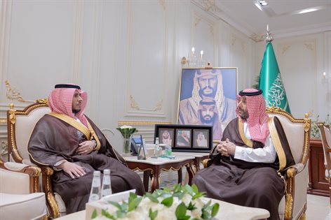 His Royal Highness the Deputy Governor of the Northern Borders Region receives the Director of the Ministry of Justice Branch in the region