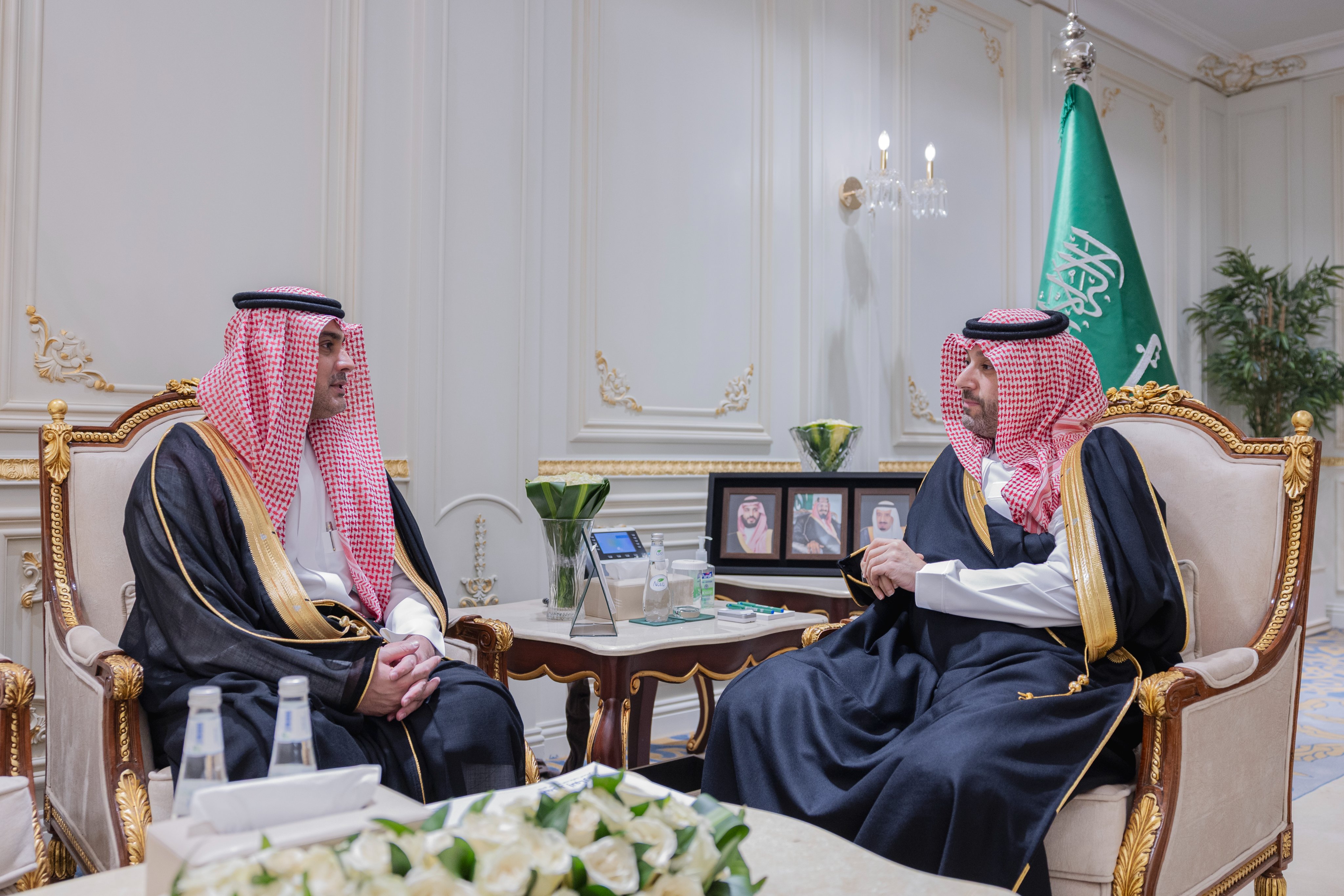 سمو نائب أمير الحدود الشمالية يستقبل الرئيس التنفيذي للتجمع الصحي بالمنطقة