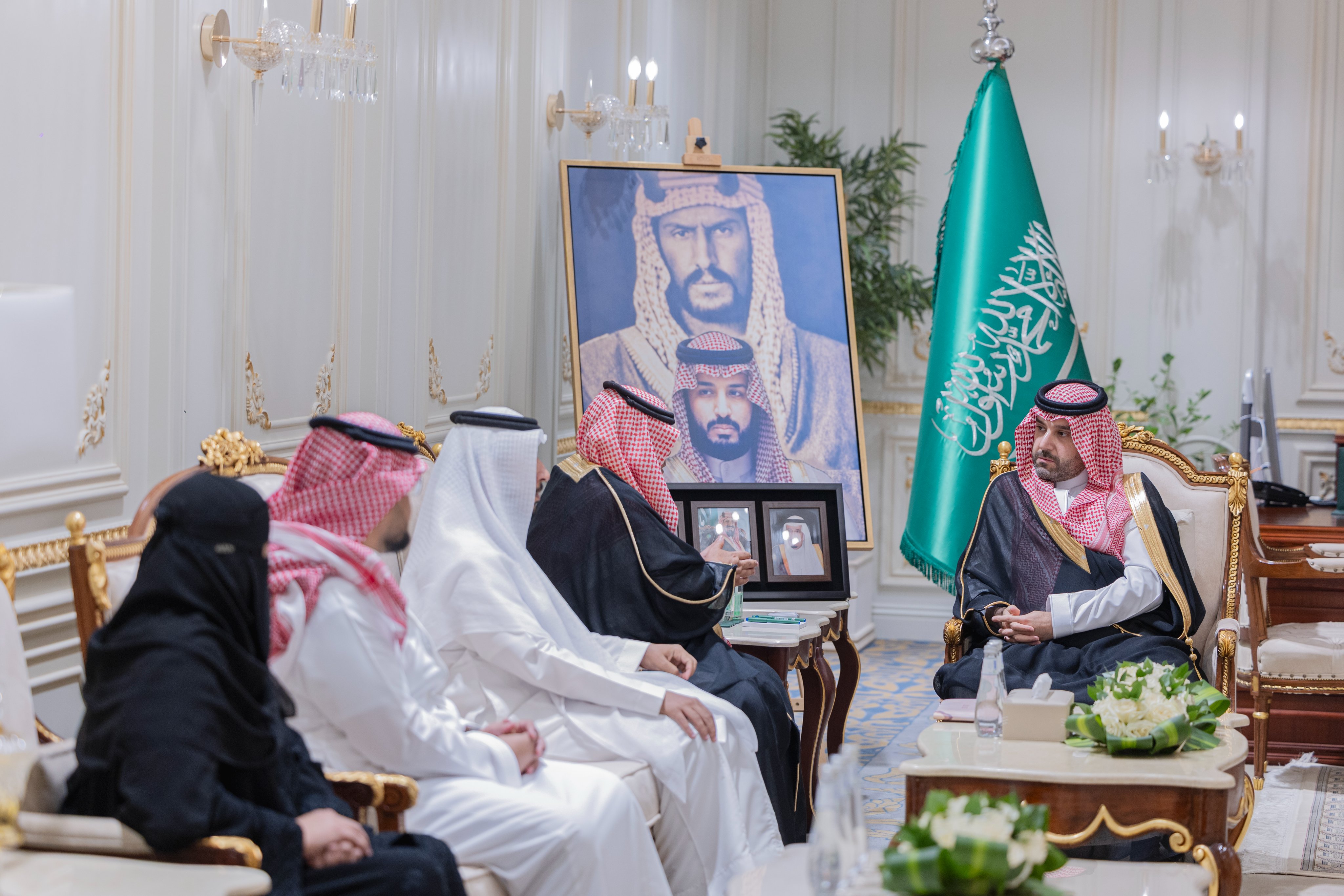 سمو نائب أمير منطقة الحدود الشمالية يستقبل رئيس مجلس إدارة جمعية إعلاميي المنطقة