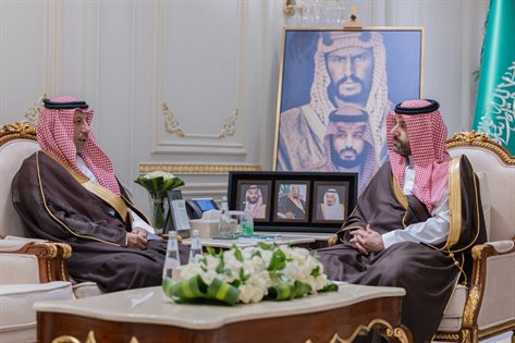 سمو نائب أمير منطقة الحدود الشمالية يتسلّم التقرير السنوي لفرع وزارة الموارد البشرية والتنمية الاجتماعية بالمنطقة