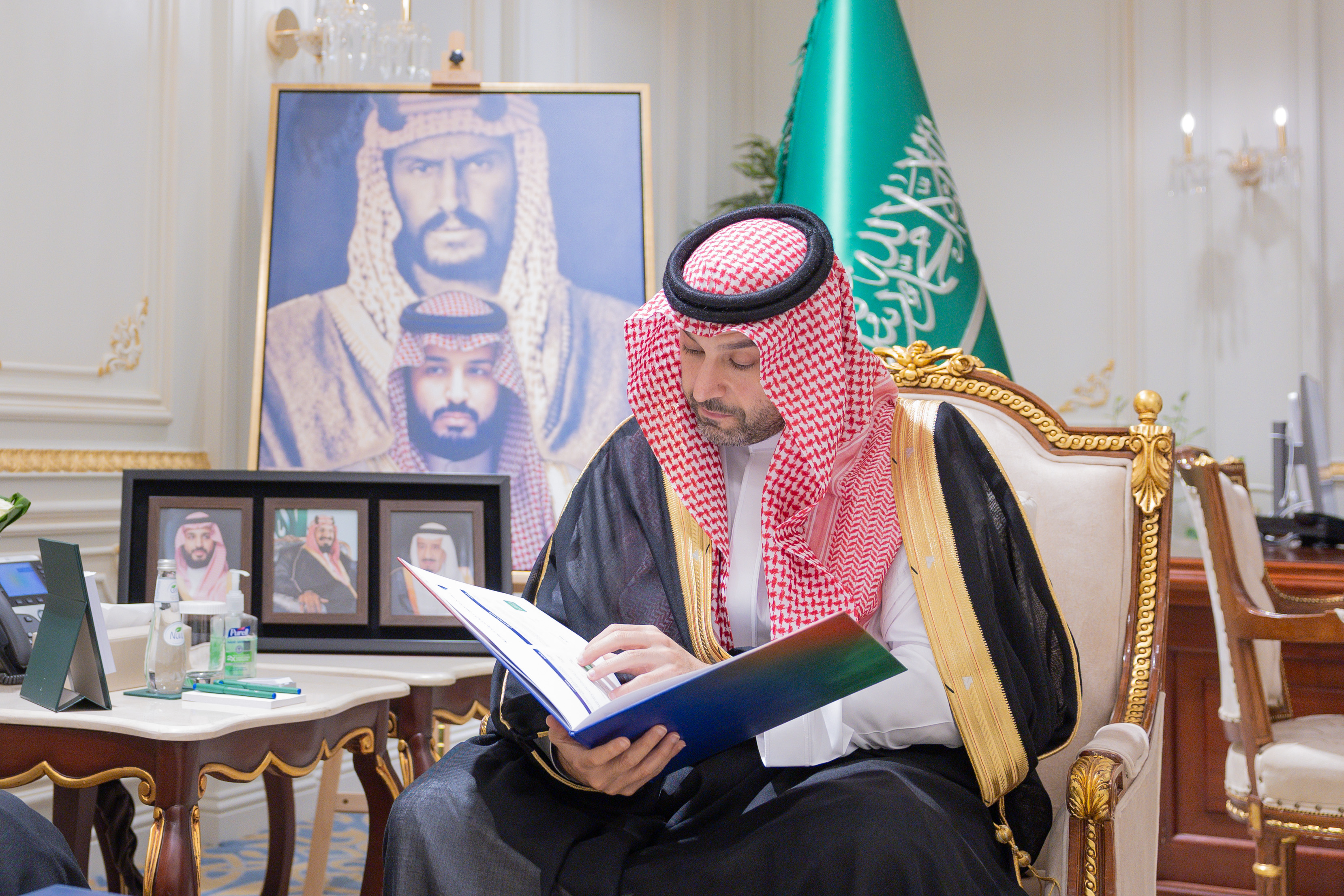 His Royal Highness the Deputy Governor of the Northern Borders Region reviews the report of the branch of the Human Resources Development Fund in the region for the year 2025
