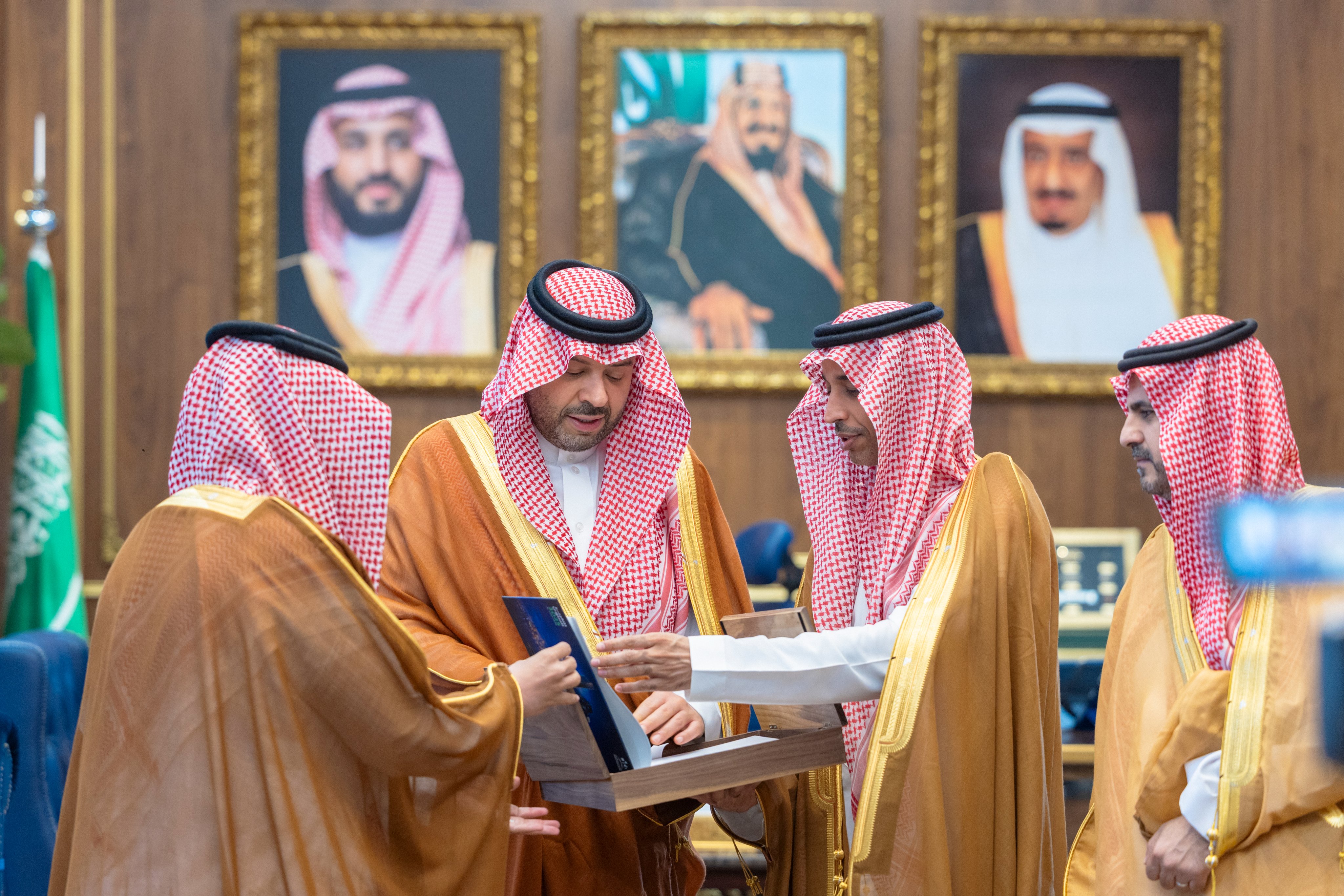 سمو أمير منطقة الحدود الشمالية يتسلّم التقرير السنوي لهيئة المدن الصناعية ومناطق التقنية لعام 2025