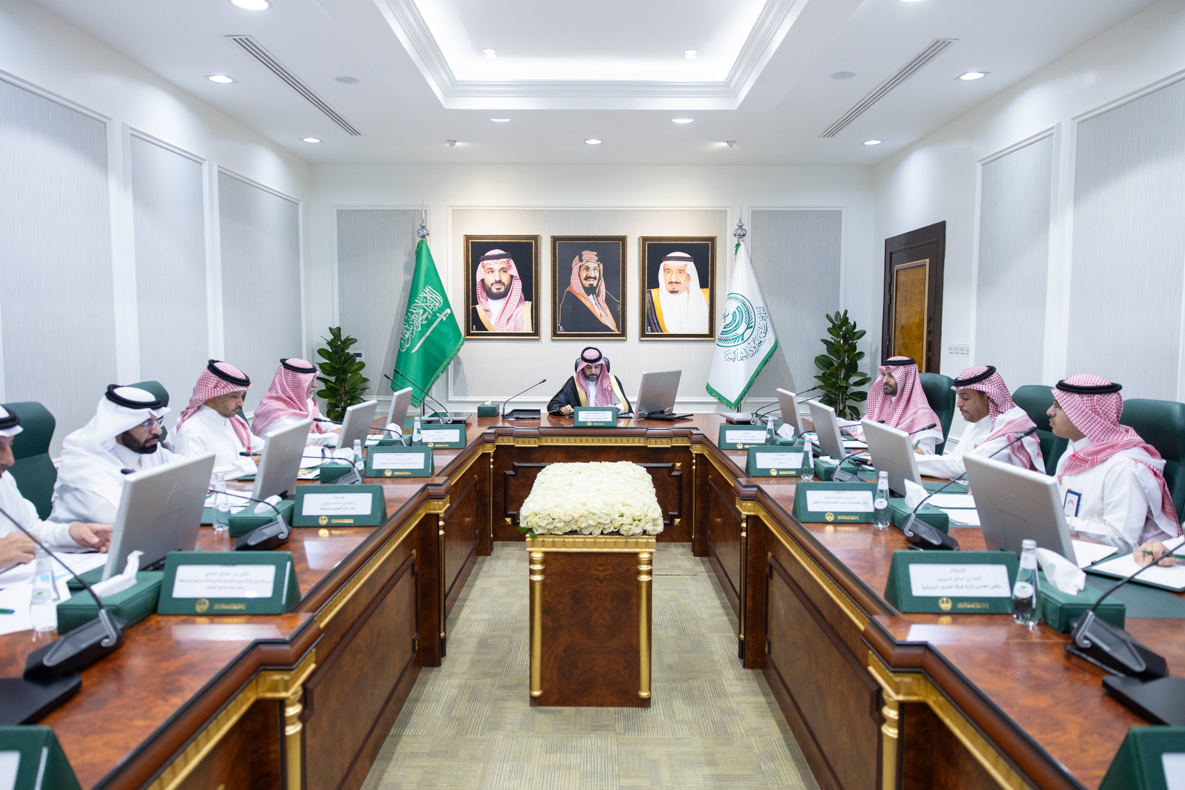 سمو نائب أمير منطقة الحدود الشمالية يرأس اجتماع لجنة المسؤولية الاجتماعية بالمنطقة