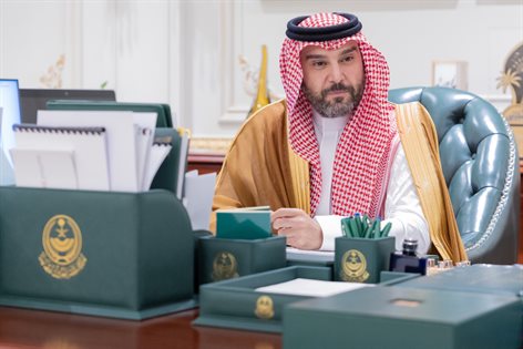 His Royal Highness the Deputy Governor of the Northern Borders Region receives the President of Arar Sports Club and reviews the developmental plans for the club