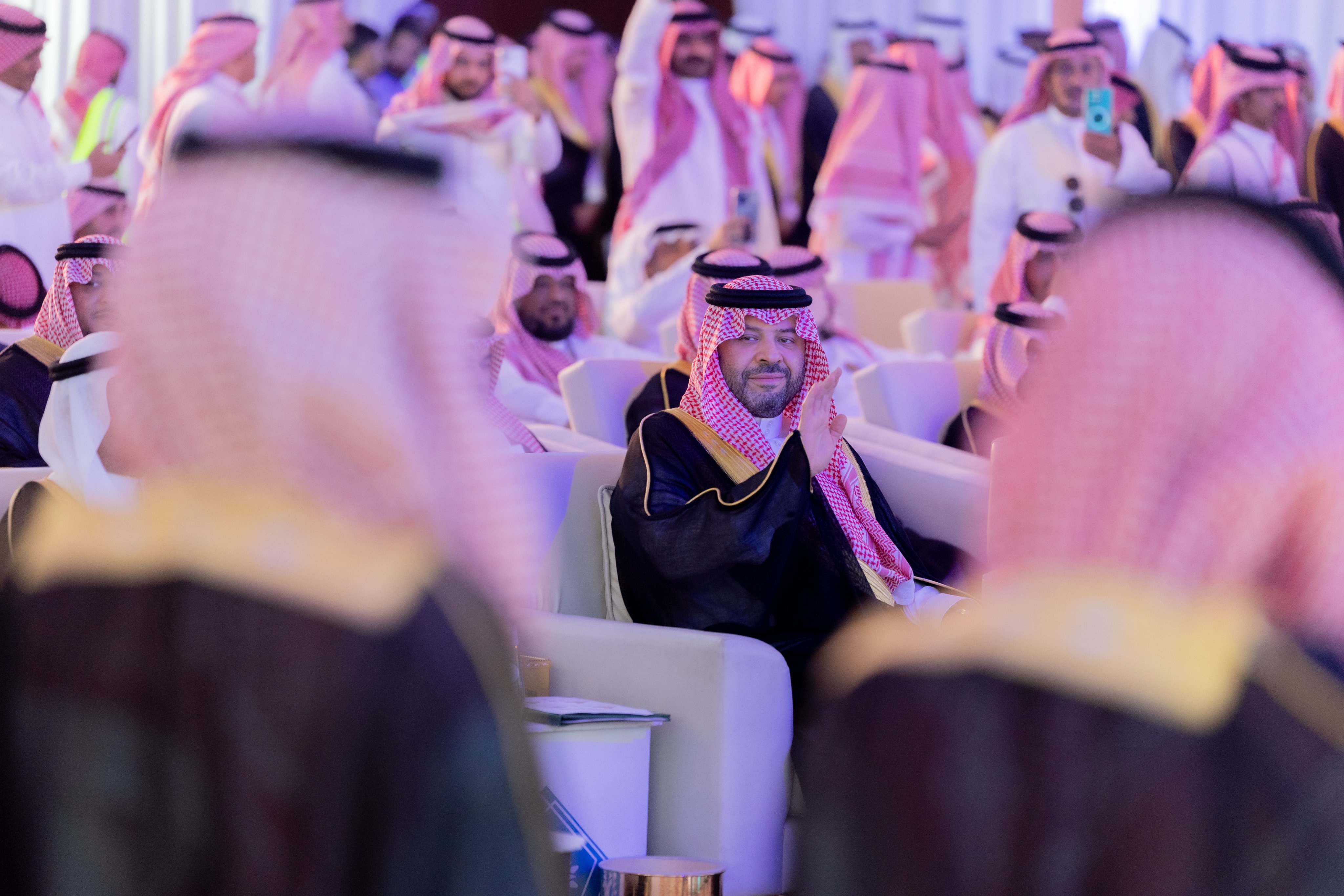 سمو أمير منطقة الحدود الشمالية يرعى حفل تخريج 912 متدربًا ومتدربة من منشآت التدريب التقني والمهني بالحدود الشمالية