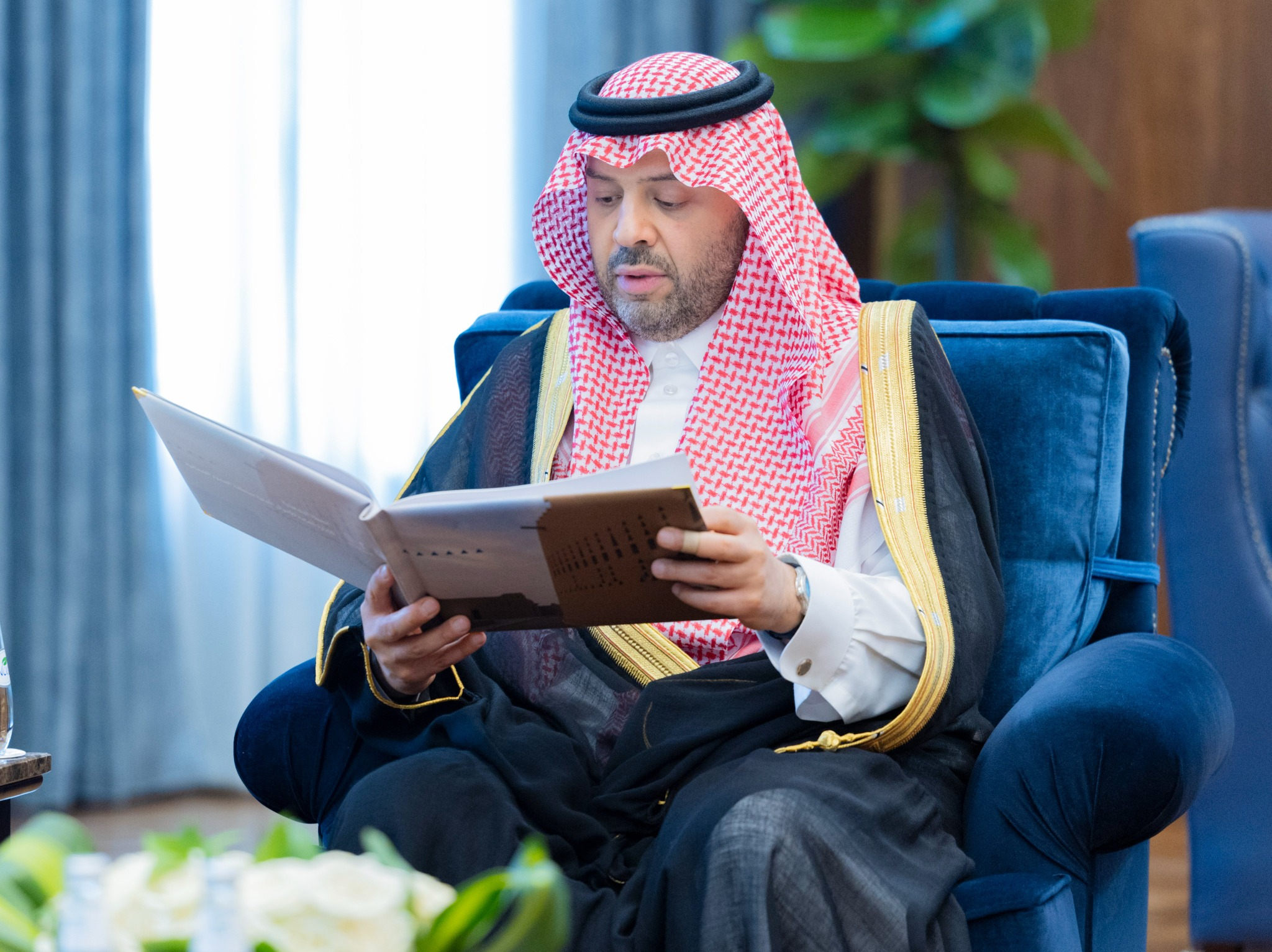 سمو أمير منطقة الحدود الشمالية يطّلع على الخطة التشغيلية لقطاع الأحوال المدنية بالمنطقة