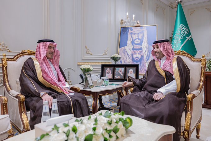 سمو نائب أمير منطقة الحدود الشمالية يستقبل مدير عام الإدارة العامة للأحوال المدنية بالمنطقة