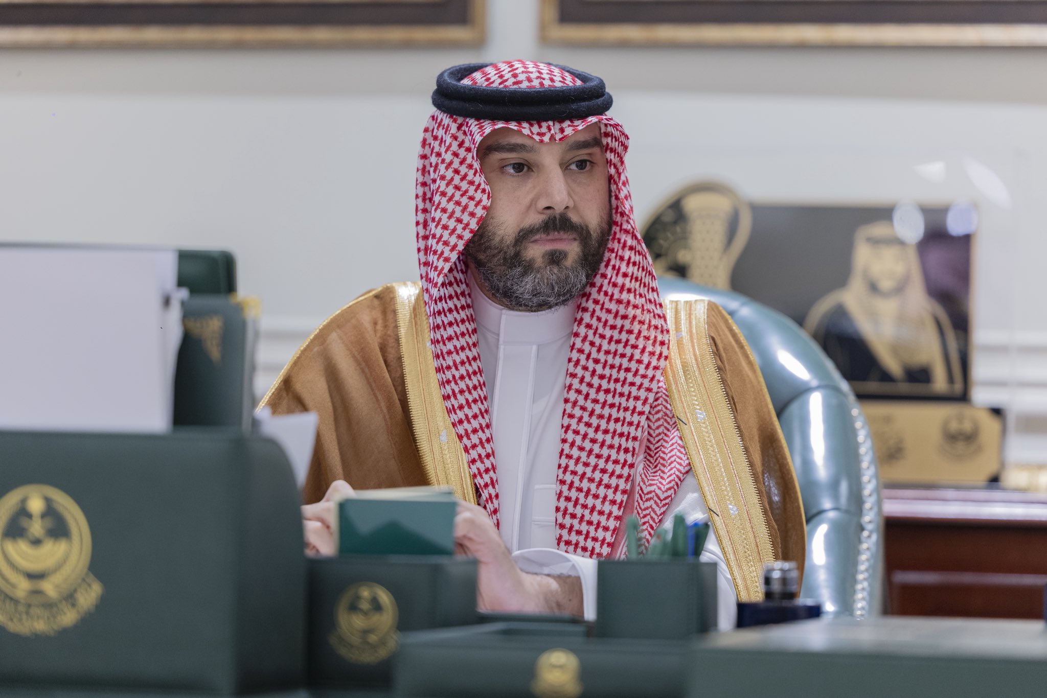 سمو نائب أمير منطقة الحدود الشمالية يستقبل مدير فرع الهيئة العامة للإحصاء بالمنطقة