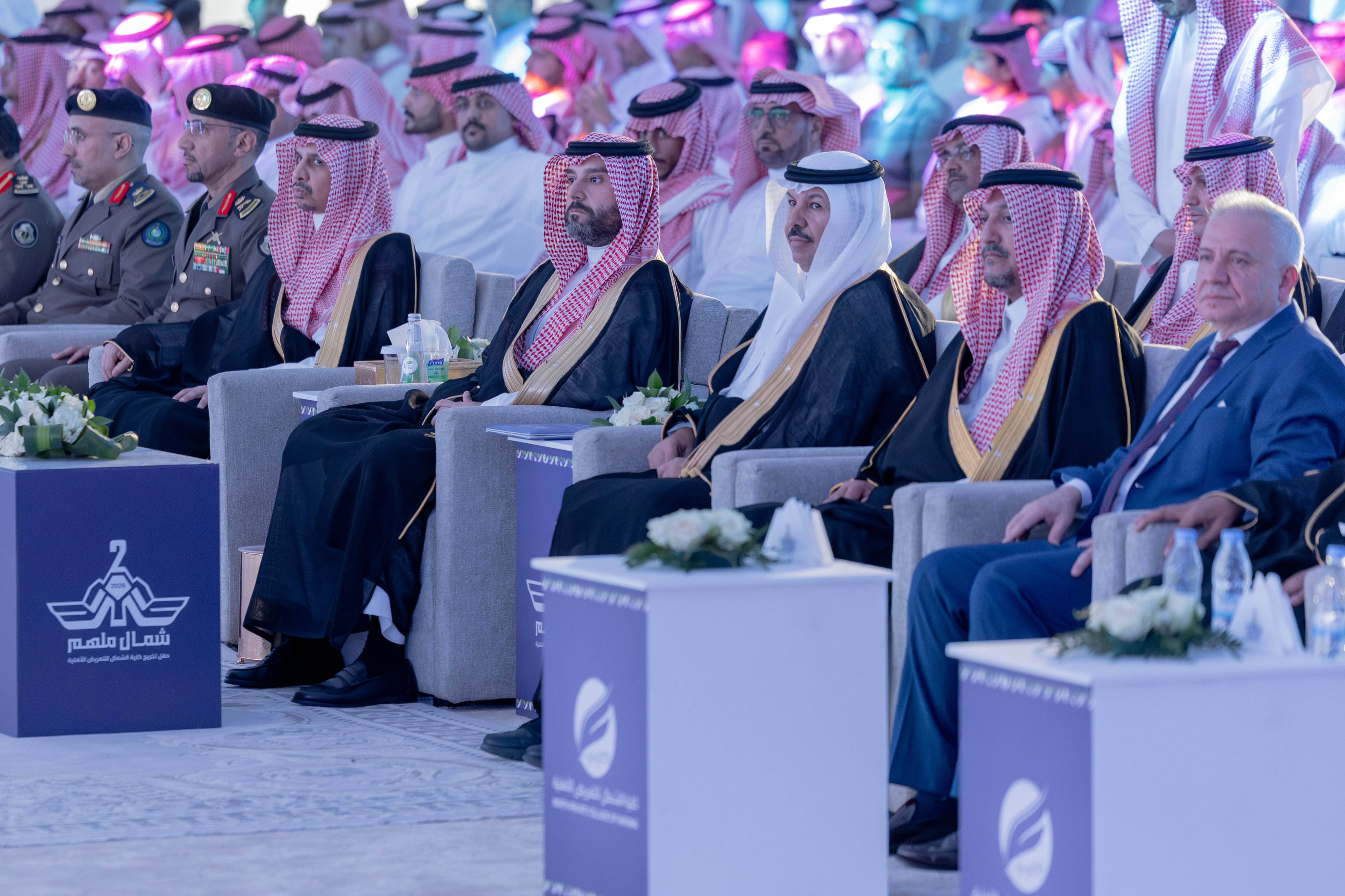 سمو نائب أمير منطقة الحدود الشمالية يرعى حفل تخريج 532 طالبًا وطالبة من كلية الشمال للتمريض